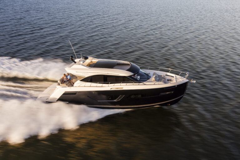 Carver C52 Coupe FOR SALE