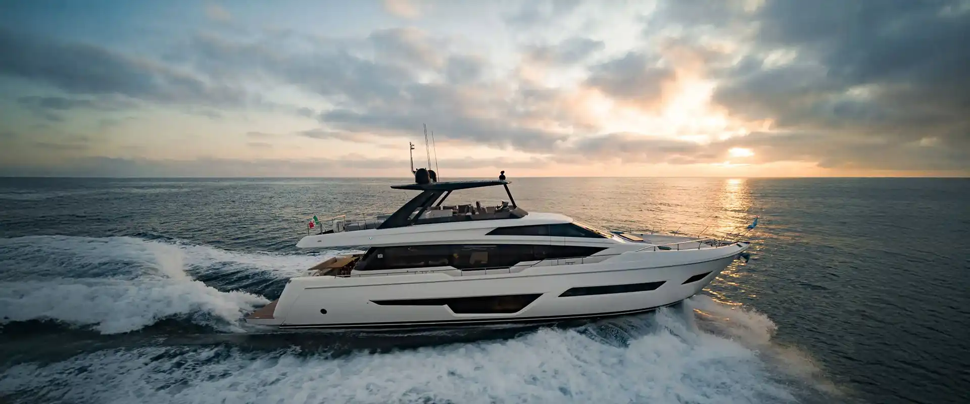 FERRETTI YACHTS 780 FOR SALE