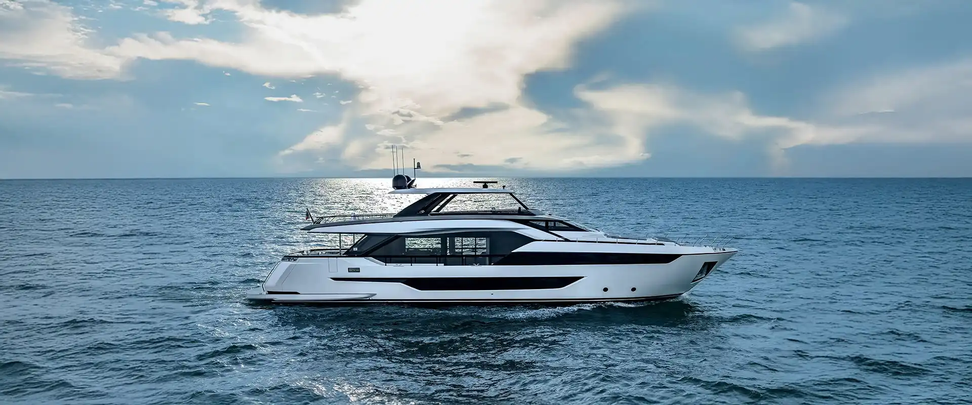 FERRETTI YACHTS 940 FOR SALE