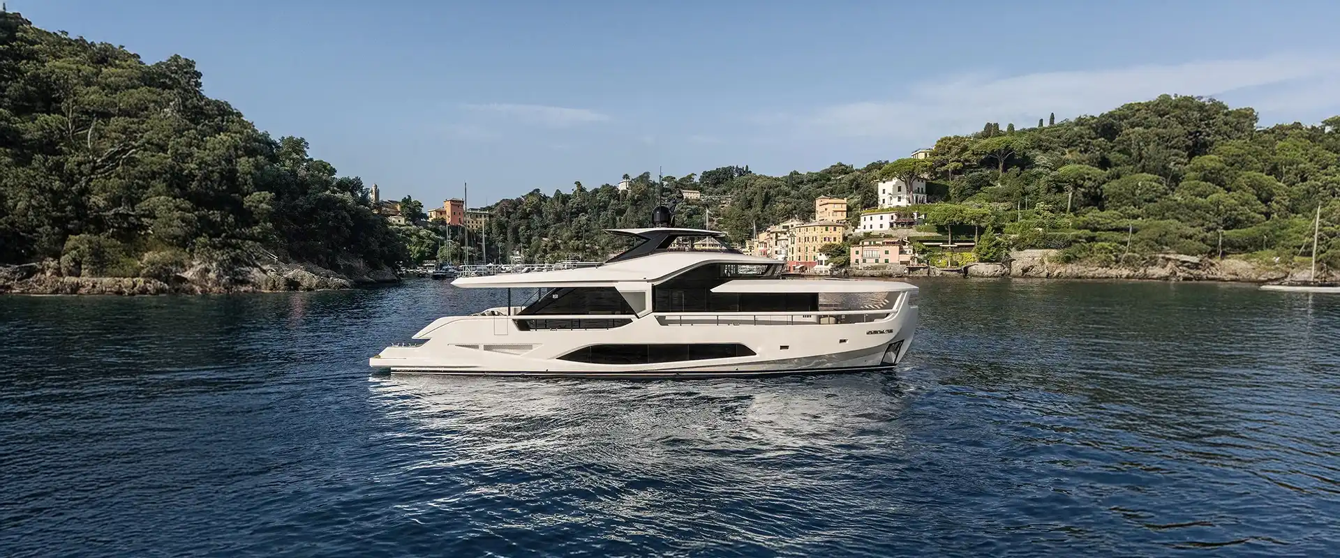 FERRETTI YACHTS INFYNITO 80 FOR SALE