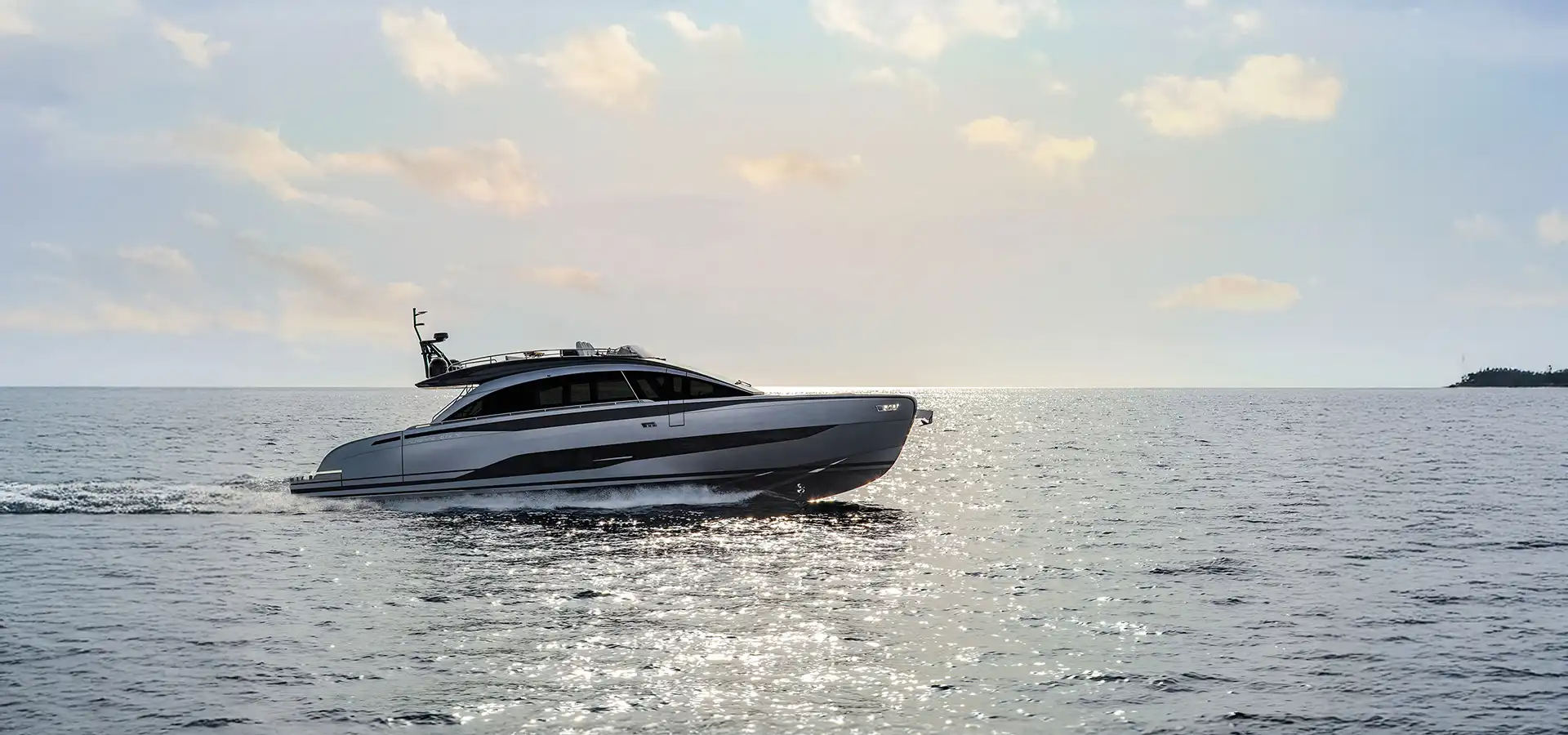 PERSHING YACHTS GTX 70 FOR SALE